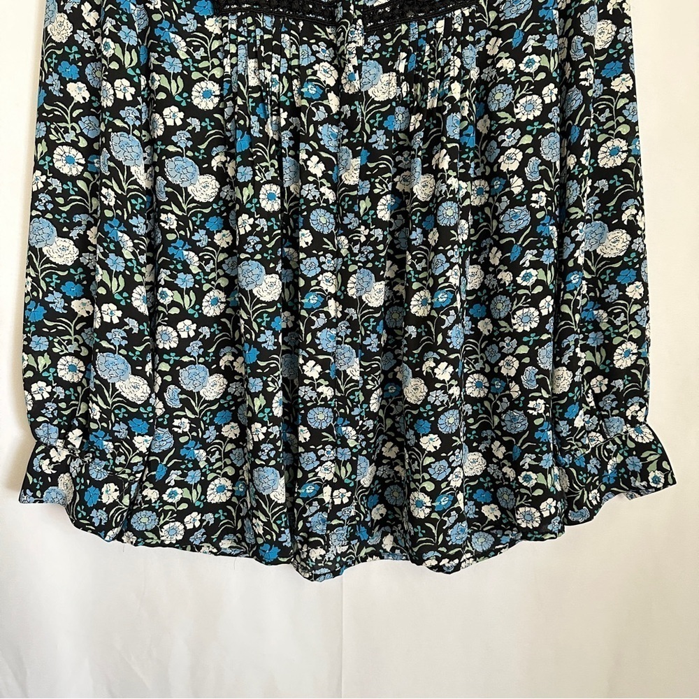 Ann Taylor Loft Women's Floral Print Blue White Black Peasant Style Blouse sz S - Picture 3 of 12
